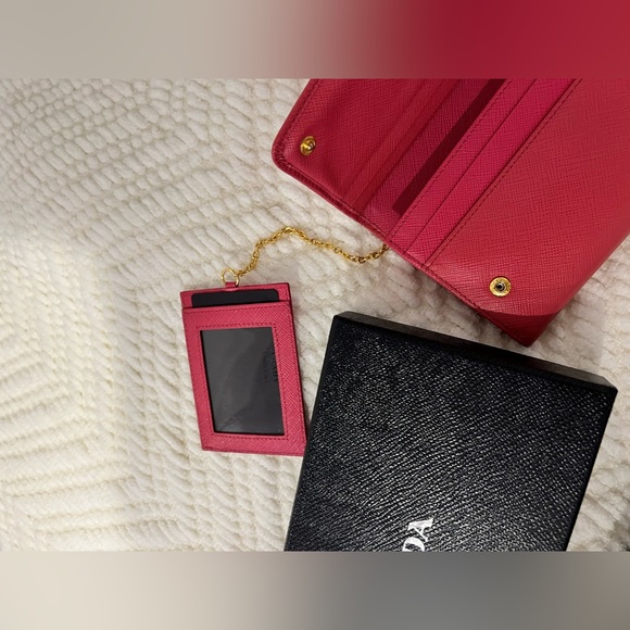 PRADA Large Saffiano Leather Wallet - Picture 6 of 8